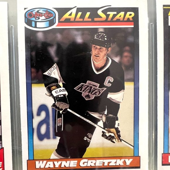 Wayne Gretzky 24 Various NHL Collector Cards 1990 to 1995! - Picture 13 of 16